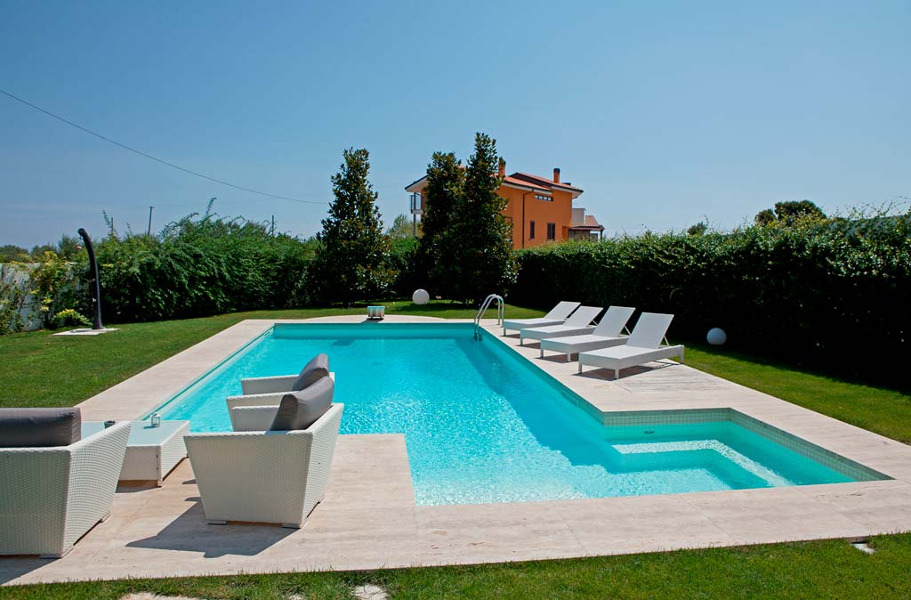 Piscina nuova? Inizia ora, e goditi tutta la stagione.